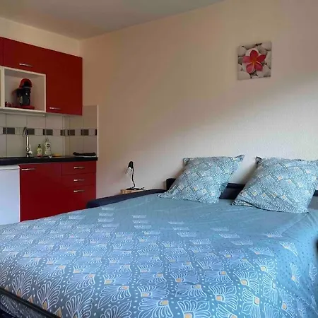 Apartment Studio Au Centre De 2etoiles
